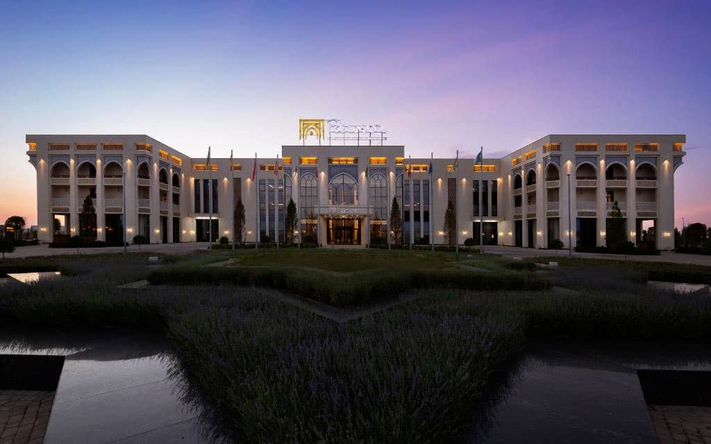 Farovon Hotel