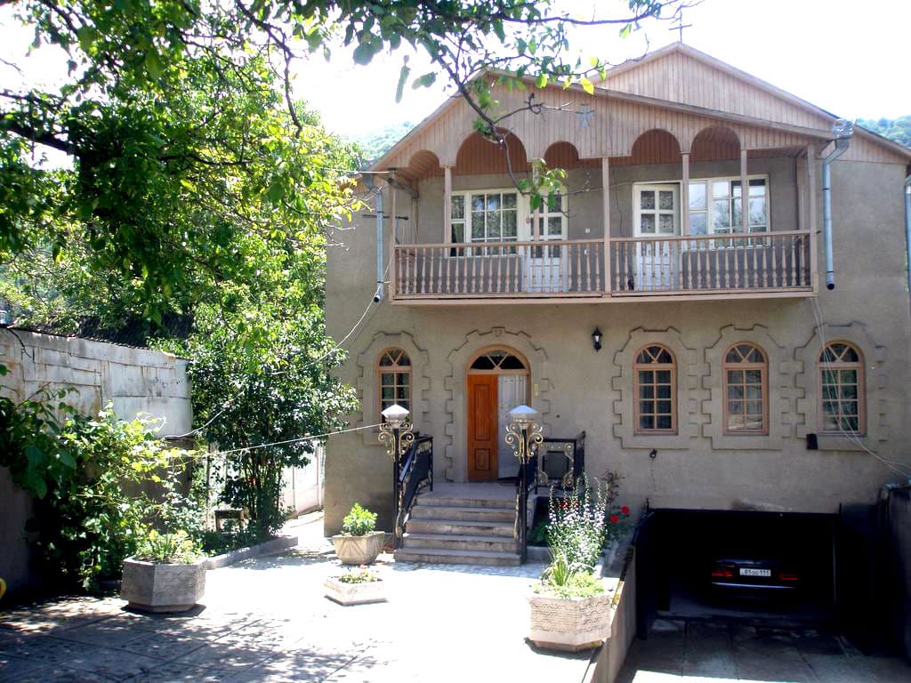 B&B Armenia