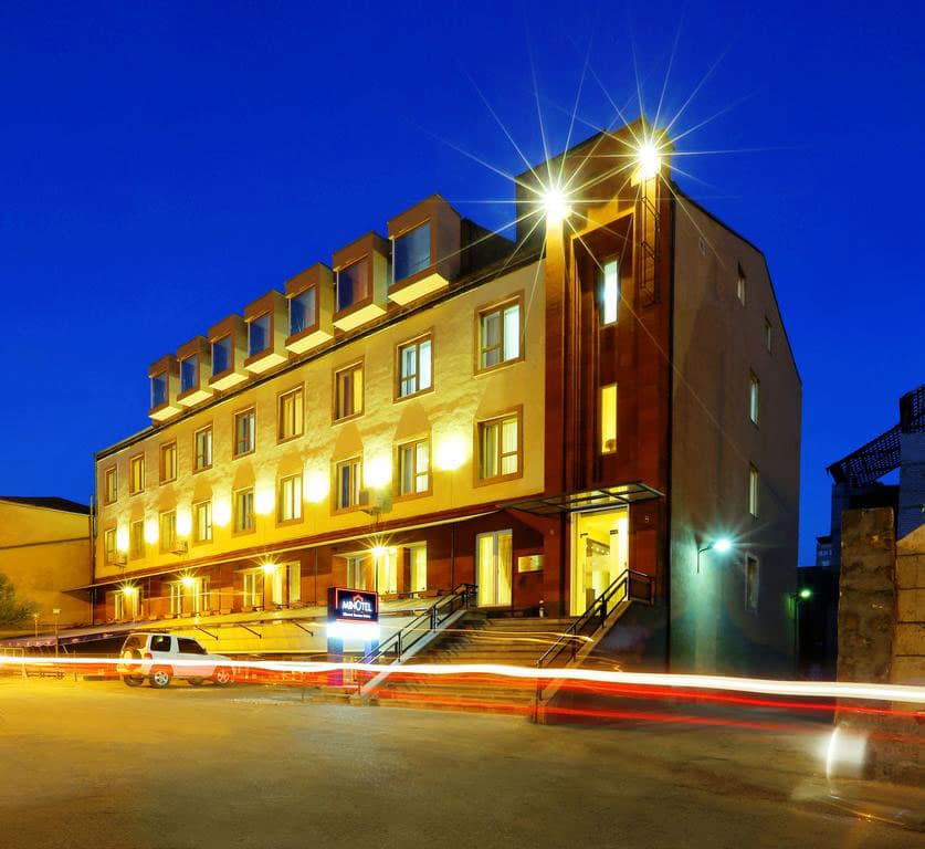 Minotel Barsam Suites